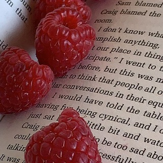 Логотип @rraspbery - raspberry