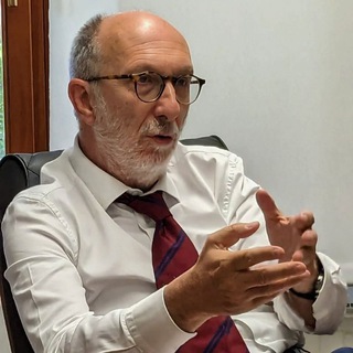 Логотип @rriccardi - Riccardo Riccardi