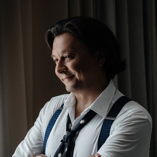 Логотип @rubanovpoetakterrejisser - Роман Рубанов