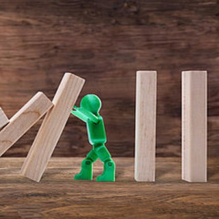 Логотип @rucrisis - Выживание в кризис