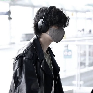 Логотип @rudxf - give me a kiss