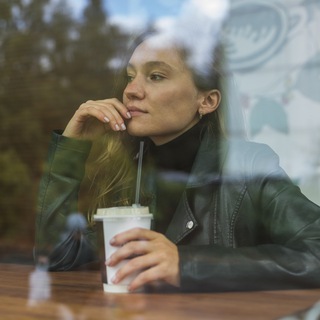 Логотип @rule_digital - Valeria || law, life & digital