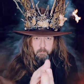 Логотип @runolad - Русские Руны с Кудесником Добрыней