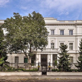 Логотип @rusbotwien_de - Russische Botschaft Wien🇷🇺
