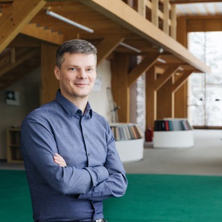 Логотип @RussiaBuild - Строительство и бизнес