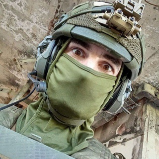 Логотип @russiansniper80 - Человек в кроссовках Z