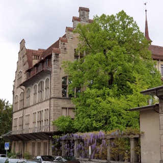 Логотип @russland_schweiz - Швейцария | История одного переезда