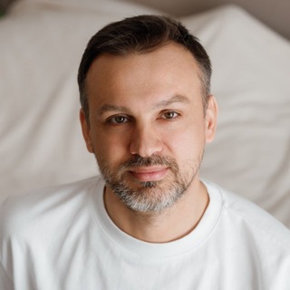 Логотип @russtouss - RussToUs Chat