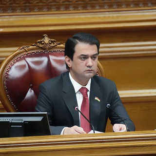 Логотип @rustamemomali - Рустам Эмомалӣ 🇹🇯