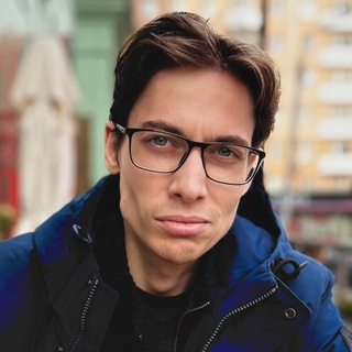 Логотип @rynok_znania - Трейдер в очках