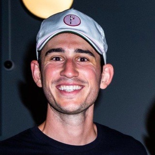 Логотип @salesartur - Артур в продажах