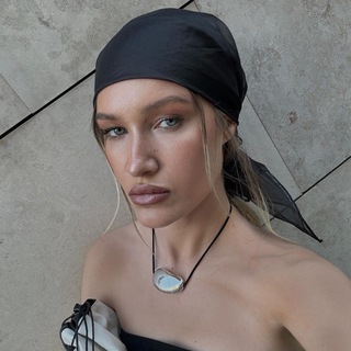 Логотип @salutaurevoir - Salut au revoir