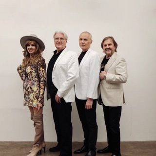 Логотип @samotsvetu - группа «Самоцветы»