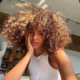 Логотип @sanyabecker - саня бекер