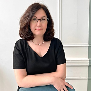 Логотип @sarafanmag - Елена Сережникова