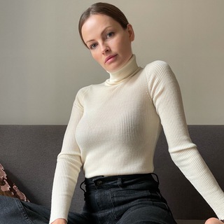 Логотип @sasha_vnb - Александра Олейник + ИИ🧠