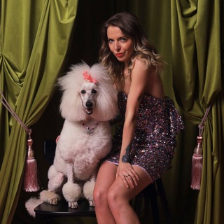 Логотип @sasharedtv - Громкая роскошь