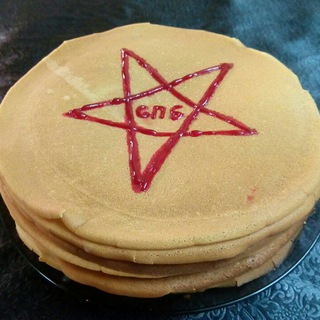 Логотип @satanamakeblins - сатана печёт блины