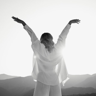 Логотип @satnam_community - Amar Atma Kaur | Кундалини Йога