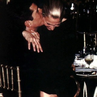 Логотип @savedbymee - maison de l'amour