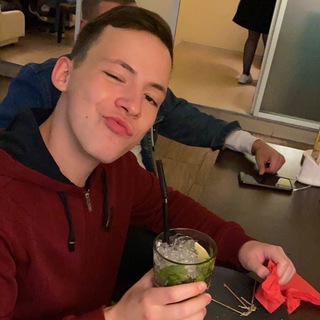 Логотип @scarlyjones - ScarlyGram