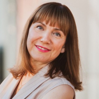 Логотип @schoolintell - Грамотные дети 👨‍🎓👩‍🎓 с Александровой Еленой.