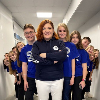 Логотип @schoolvozh - Школьный Вожатый