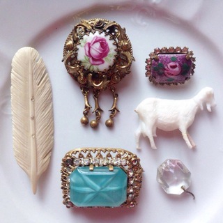 Логотип @schtuchki_vintage - schtuchki и штучные истории