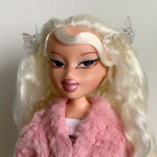 Логотип @schwacess - BRATZMANIAC