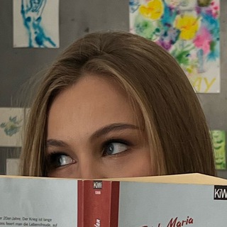 Логотип @schwermut - Дарк Академия