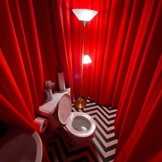 Логотип @schwrtz_shit - schwrtz shitposting 🦐