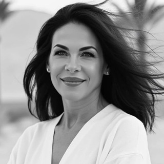 Логотип @scola_balansa_tela - Жанна Дубинина. Как жить после 40?