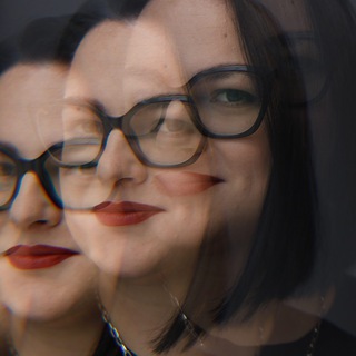 Логотип @screenwritersns - Скандально Неизвестная Сценаристка