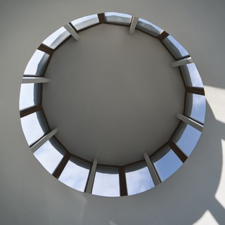 Логотип @seeandbelief - Видеть и верить