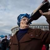 Логотип @semkinibabki - бабкины семки