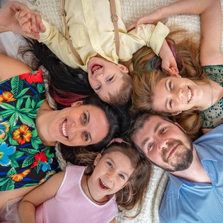 Логотип @semya_pirlik - Semya_pirlik