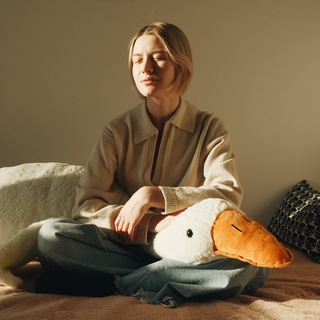 Логотип @seriouskatya - Вдумчивый продюсер