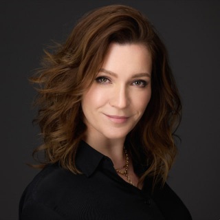 Логотип @shashkinairina - Вам шашечки или поехать?