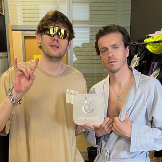 Логотип @shasttttttt - ✨куда мы летим✨