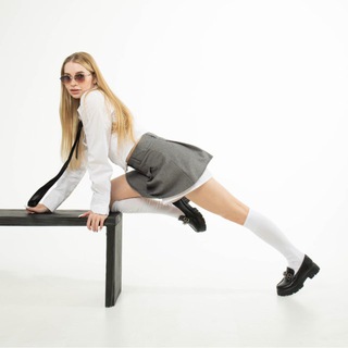 Логотип @she_is_viks - she is viks