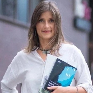 Логотип @sheaway2023 - Путь к себе по книгам Елены Андриановой