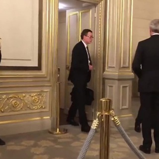 Логотип @shitfso - Чемоданчик Президента