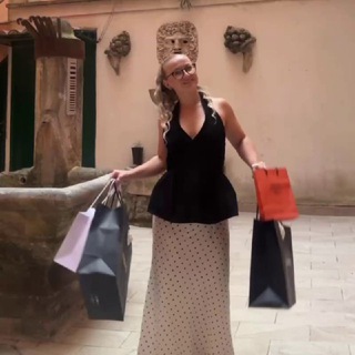 Логотип @sho_bayer - SHO твой личный байер 🛍