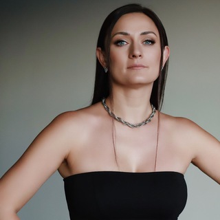 Логотип @shopping_evgeniya - Виновна в стиле (твой стилист)