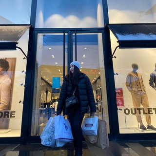 Логотип @shoppinginusaandpoiz - Байер Варвара Гаврильева 🛍️😍✨