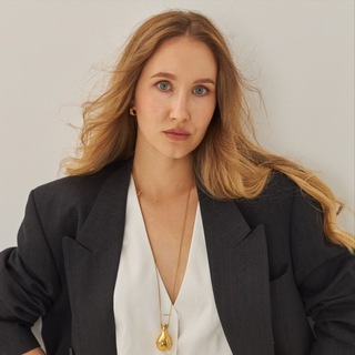 Логотип @shoppingnina - Ніна та шопінг