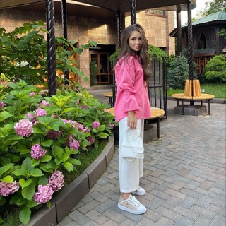 Логотип @shops_korea - 𝓛𝓲𝓷.𝓼𝓱𝓸𝓹♡