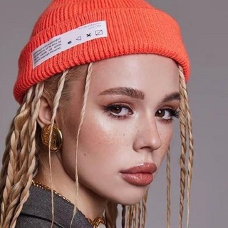 Логотип @showbizt - ШБ
