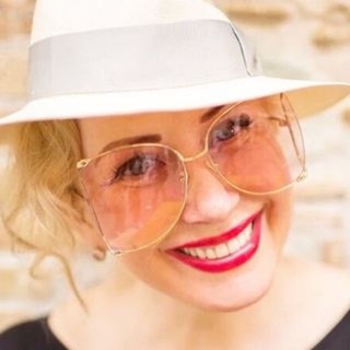 Логотип @signorasvetlana - Signora Svetlana Antonacci