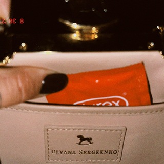 Логотип @signorinalessandra - signorina